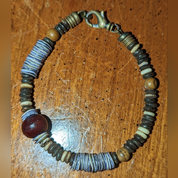 Genuine Shell Bead Bracelet - Picture 4 of 5